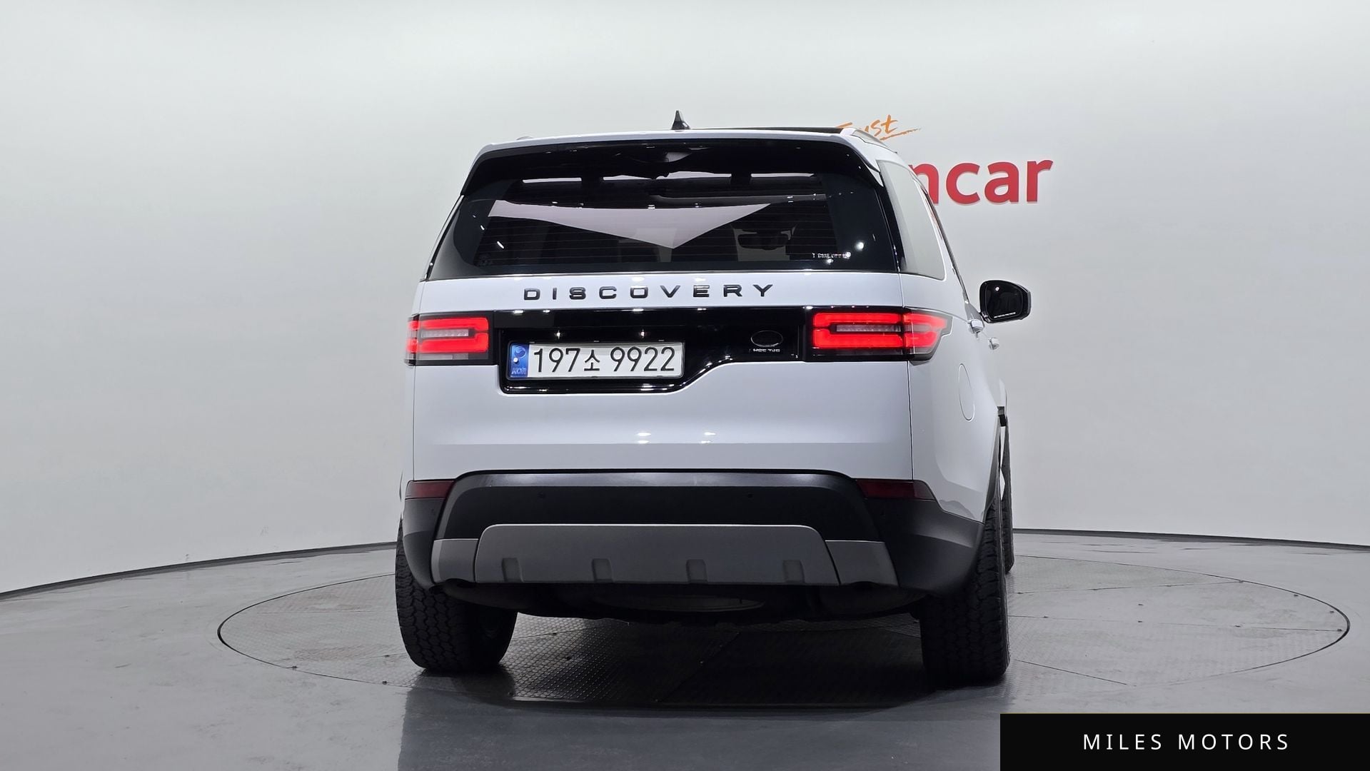 Land Rover Discovery 2017 — миниатюра 4