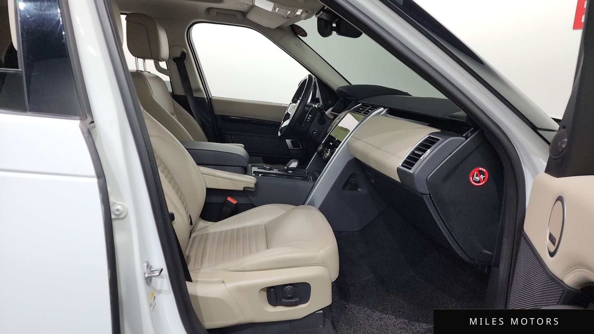 Land Rover Discovery 2022 — миниатюра 11