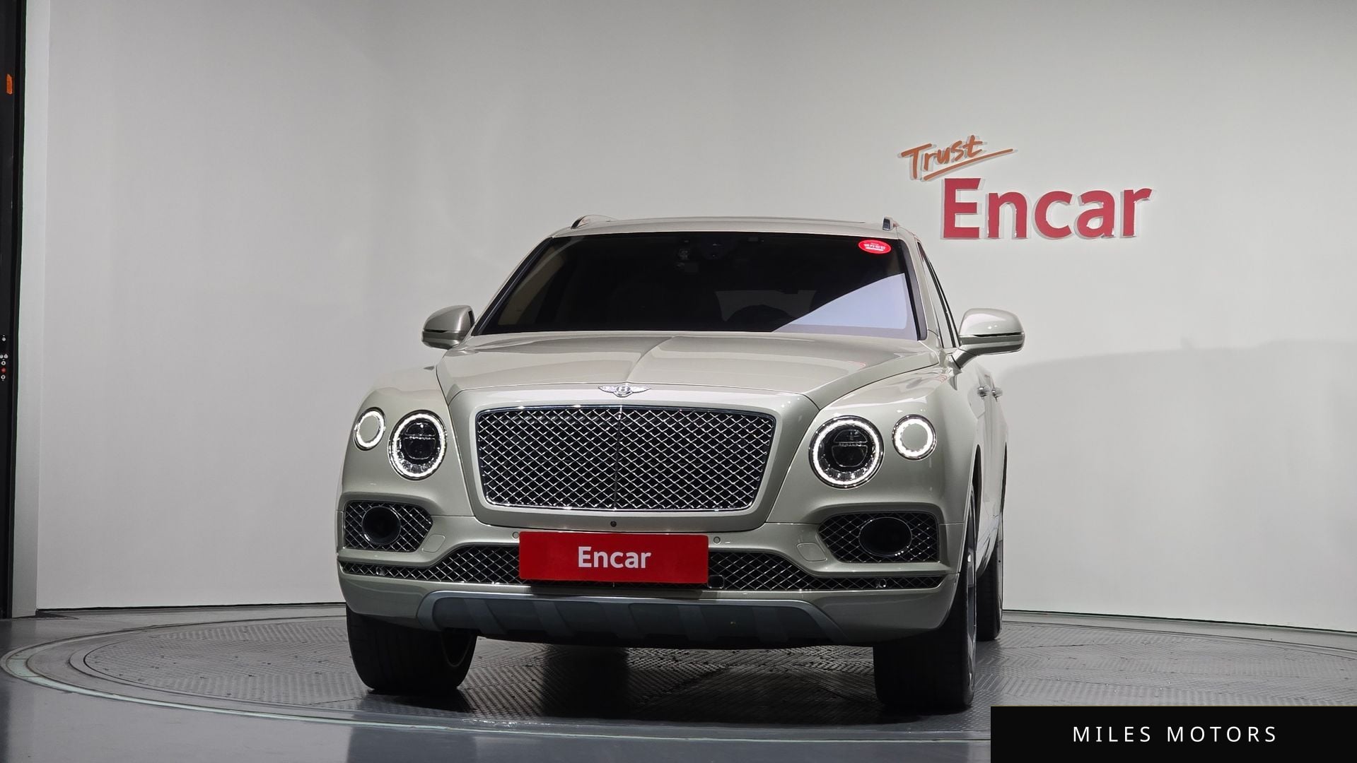 Bentley 벤테이가 2017 — миниатюра 3