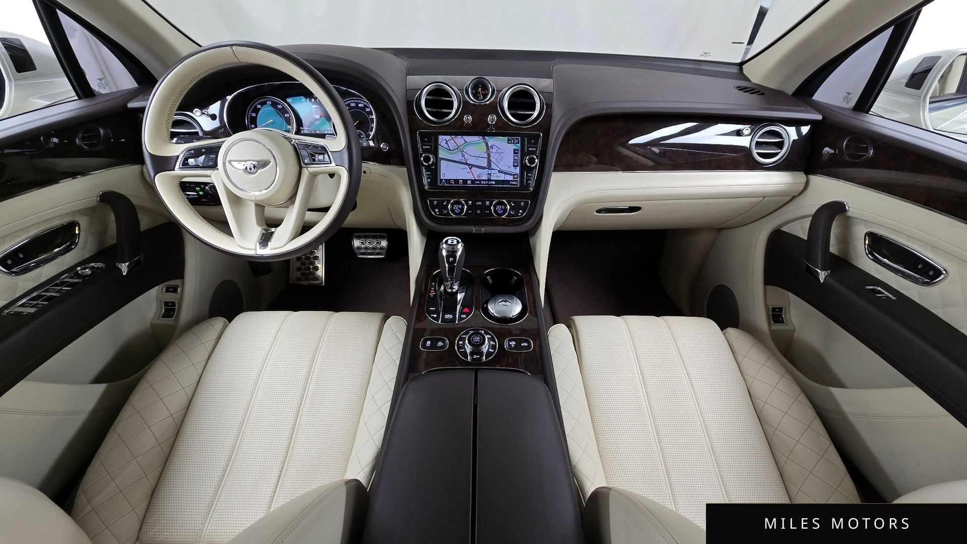 Bentley 벤테이가 2017 — миниатюра 7