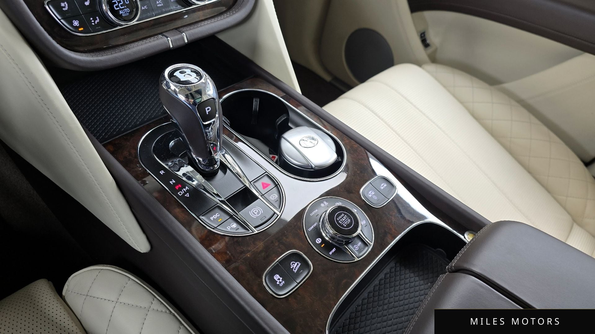 Bentley 벤테이가 2017 — миниатюра 9