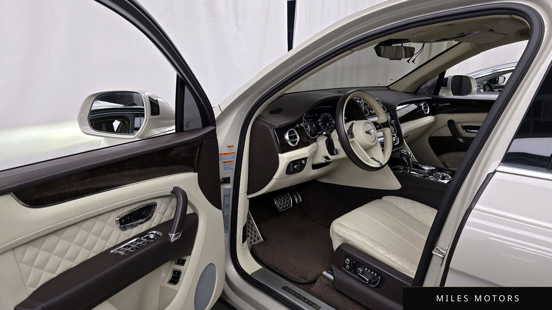 Bentley 벤테이가 2017 — миниатюра 10