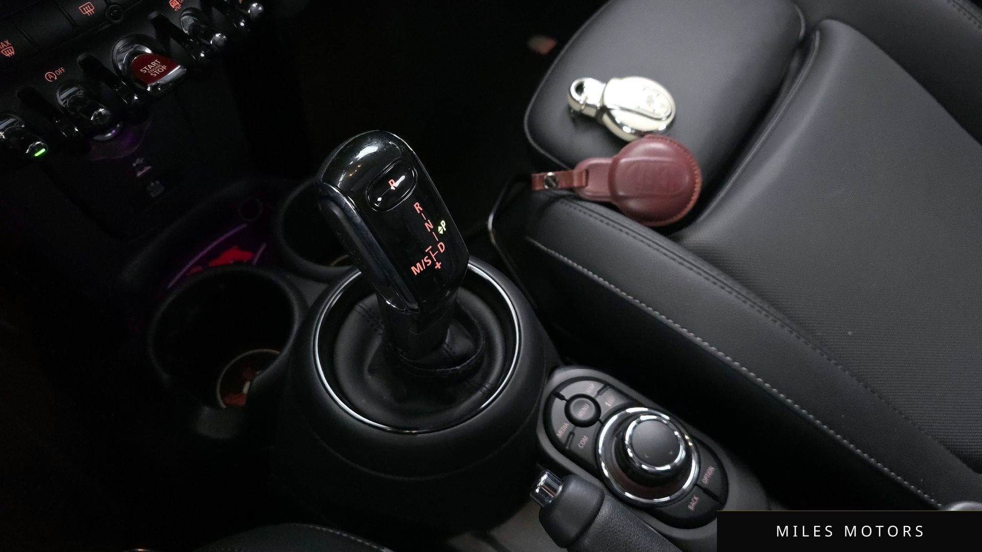 MINI 쿠퍼 S 2023 — миниатюра 9