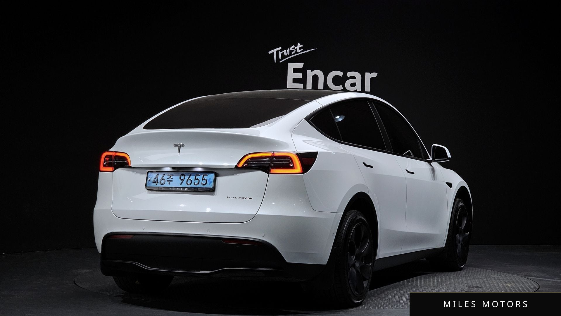 Tesla Model Y 2022 — миниатюра 2