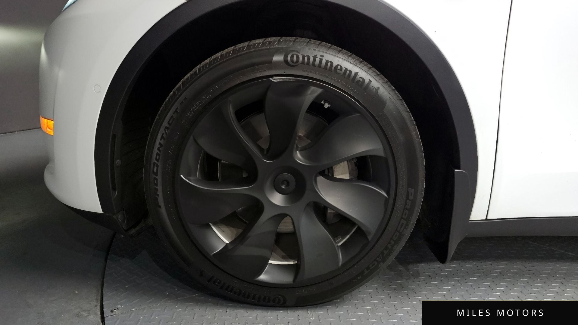 Tesla Model Y 2022 — миниатюра 5