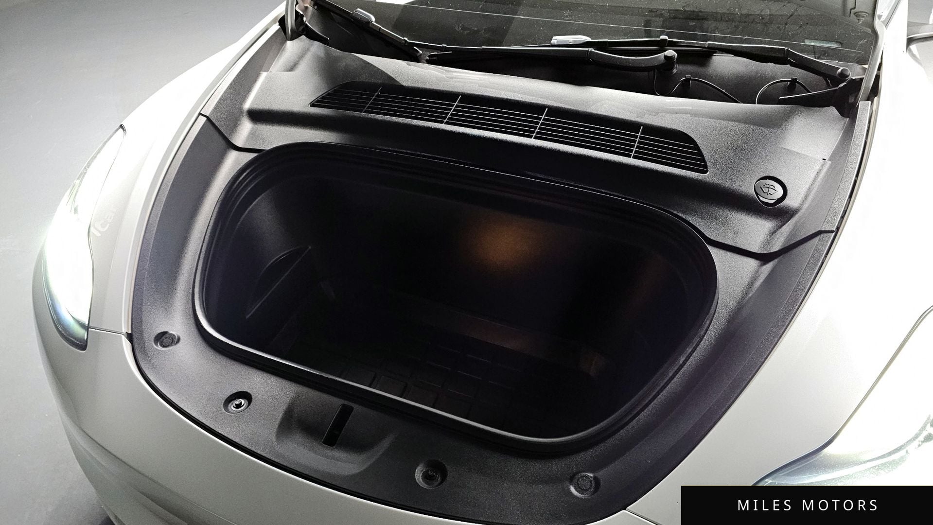 Tesla Model Y 2022 — миниатюра 6