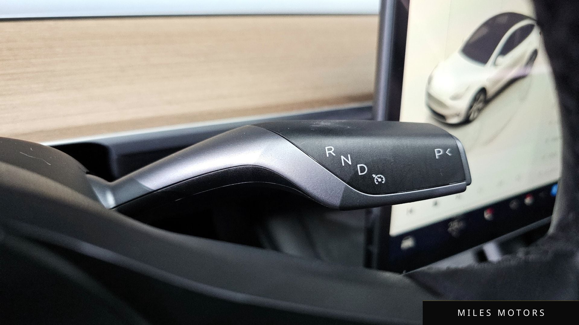 Tesla Model Y 2022 — миниатюра 9