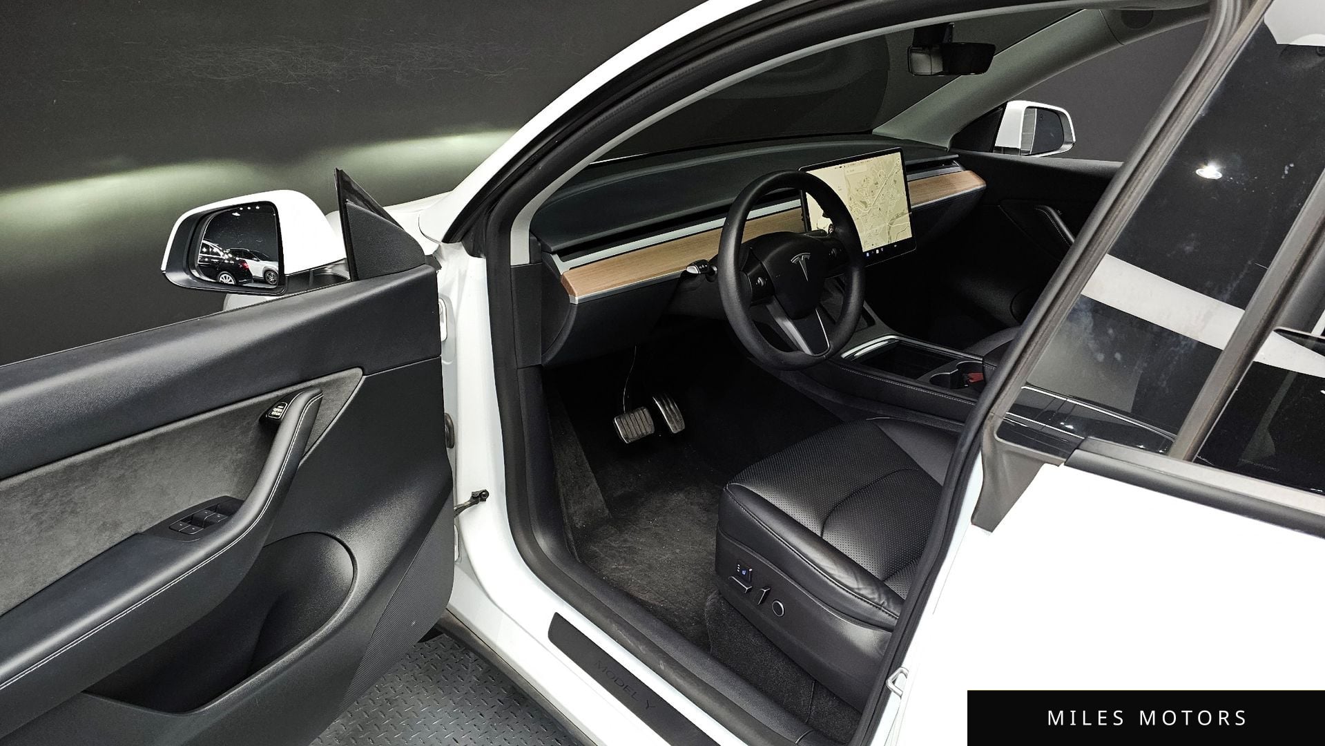 Tesla Model Y 2022 — миниатюра 11