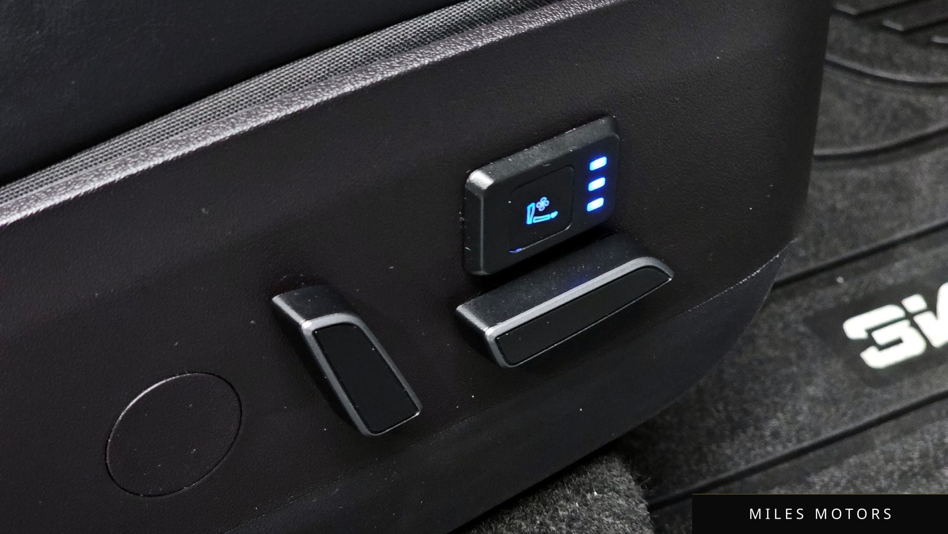 Tesla Model Y 2022 — миниатюра 18