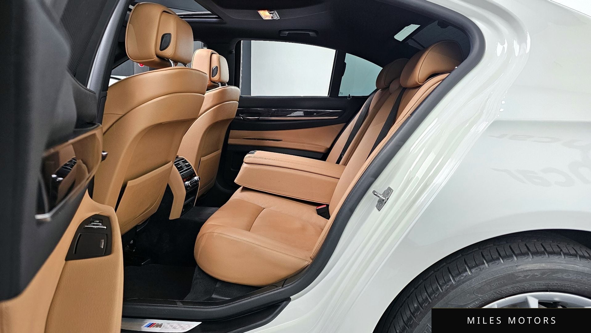 BMW 7 Series (F01) 2010 — миниатюра 12