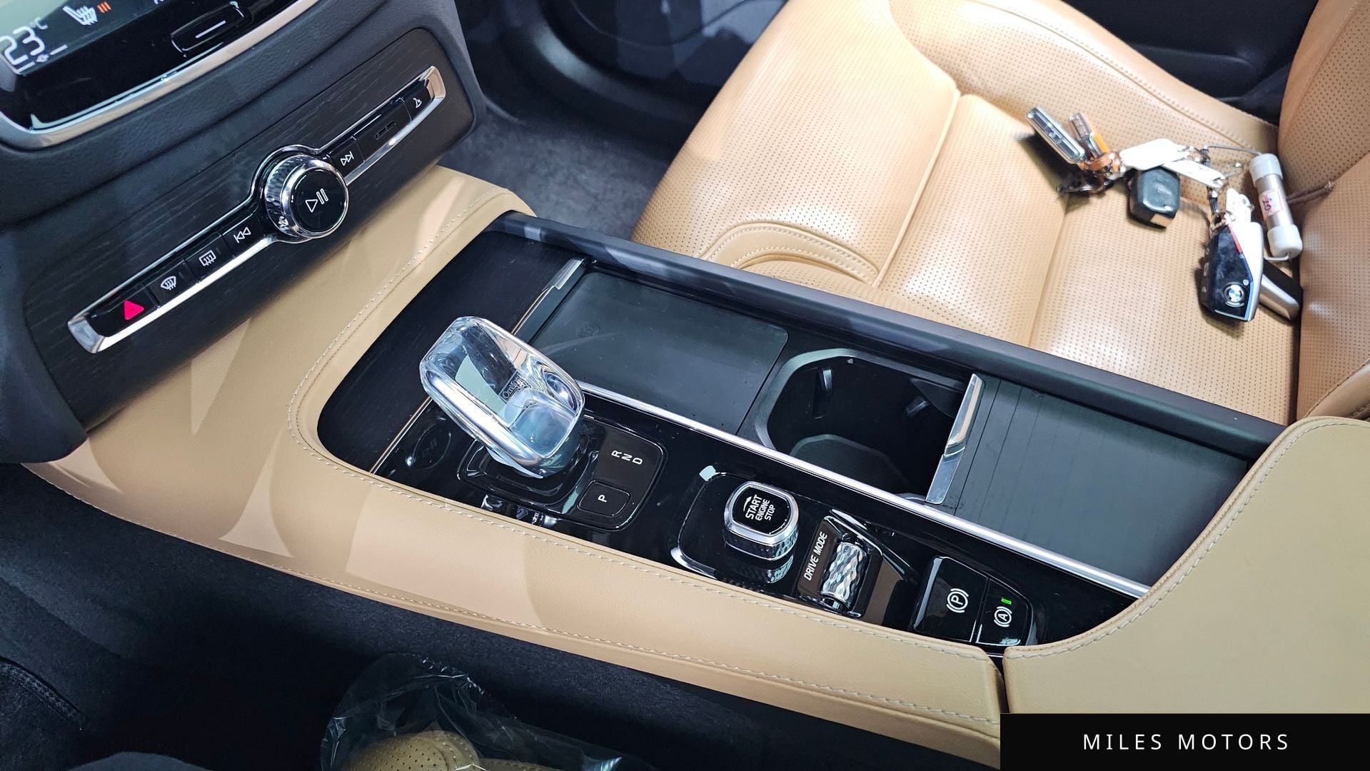 Volvo XC90 2021 — миниатюра 9