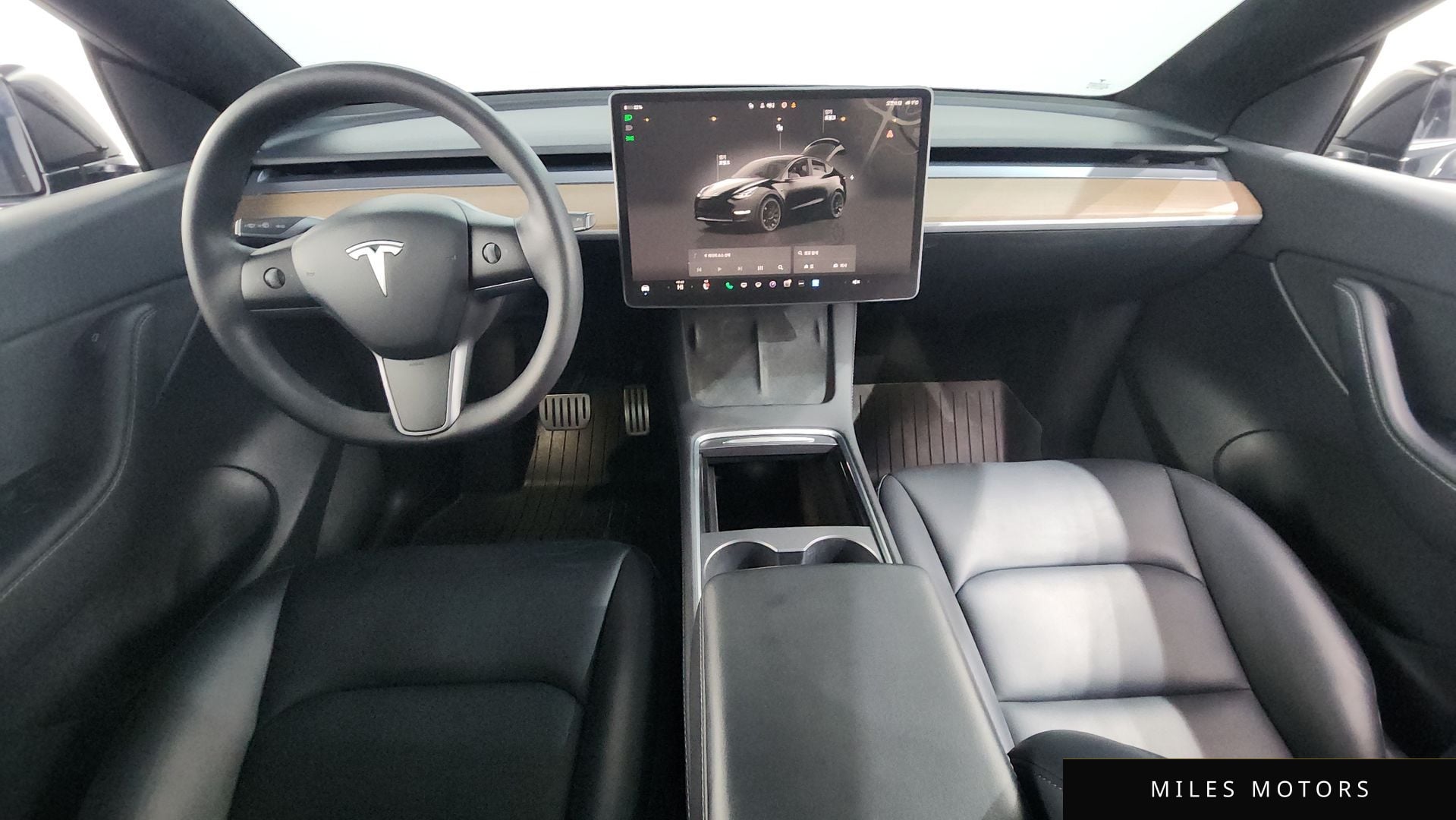 Tesla Model Y 2022 — миниатюра 7