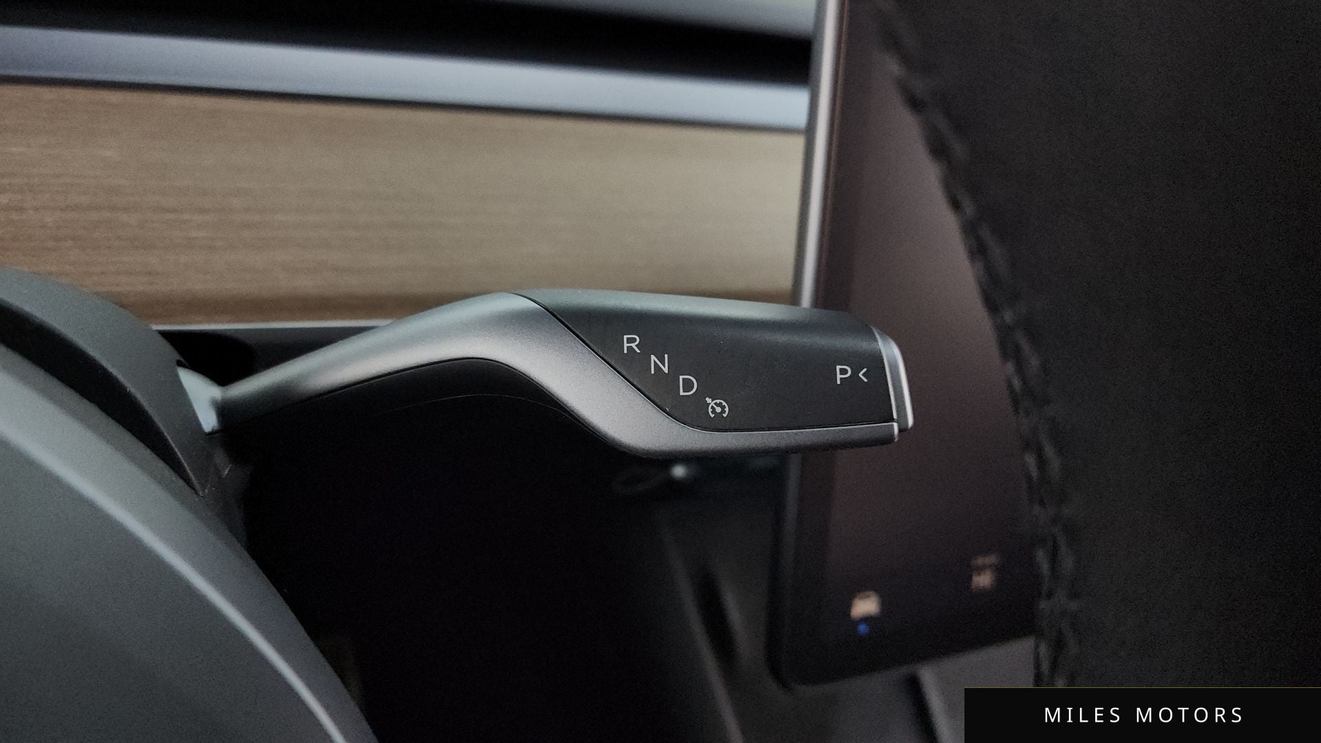Tesla Model Y 2022 — миниатюра 9