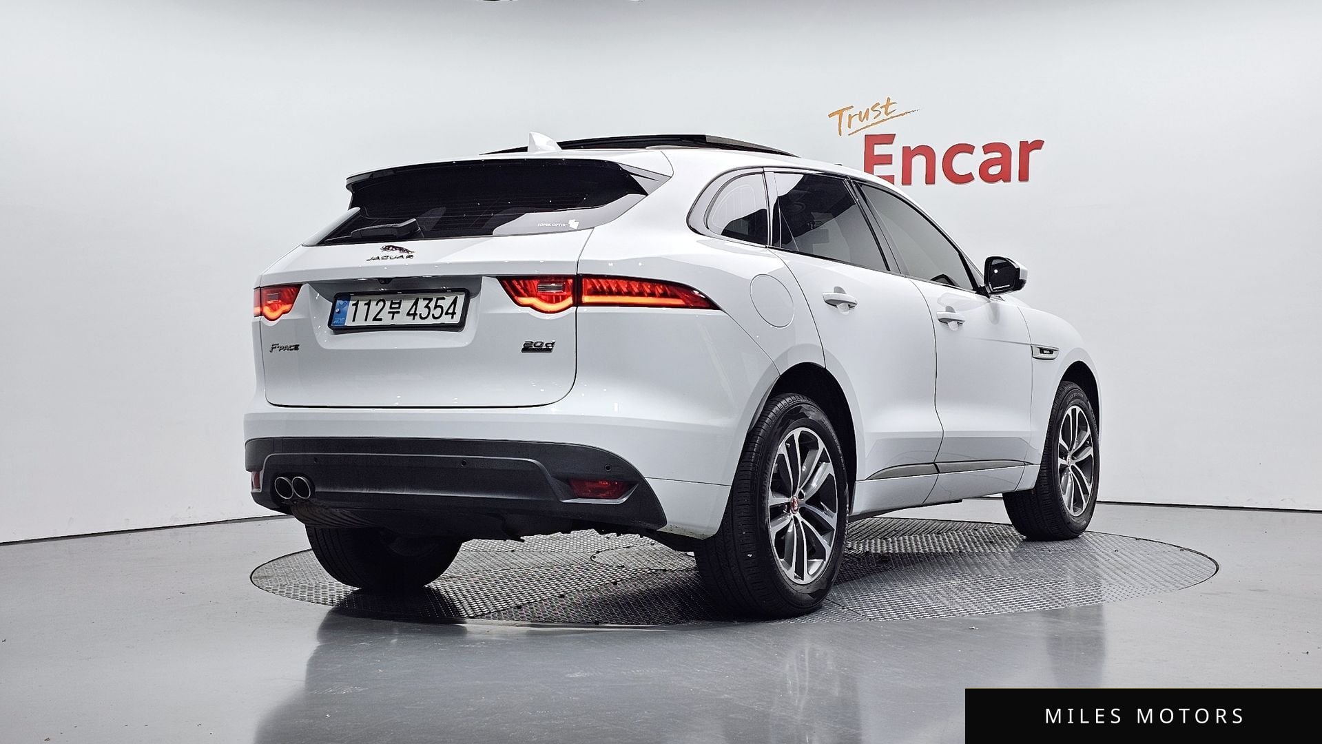 Jaguar F-PACE 2018 — миниатюра 2