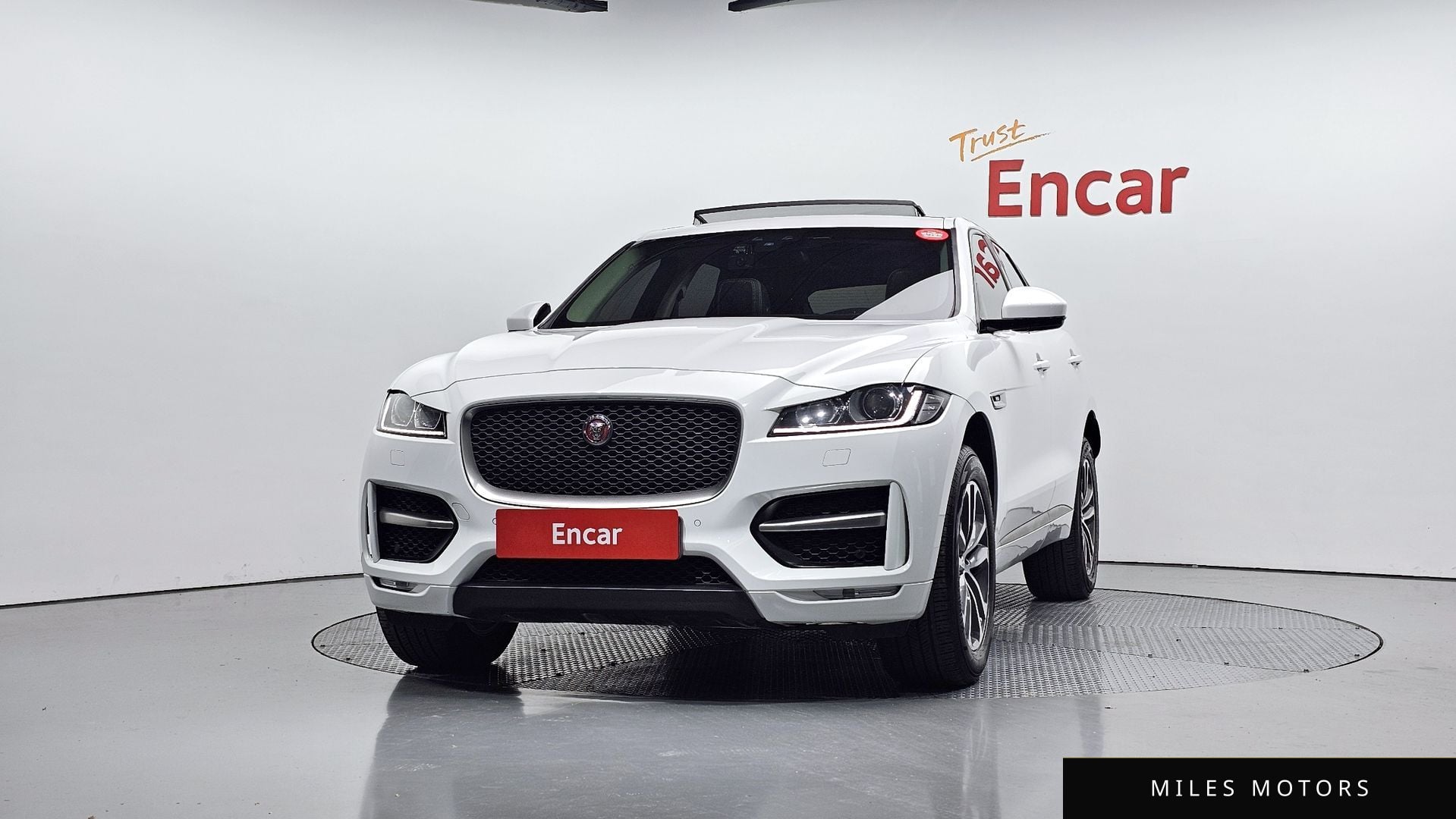 Jaguar F-PACE 2018 — миниатюра 3