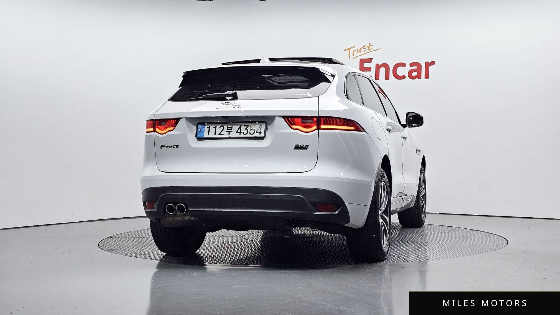 Jaguar F-PACE 2018 — миниатюра 4