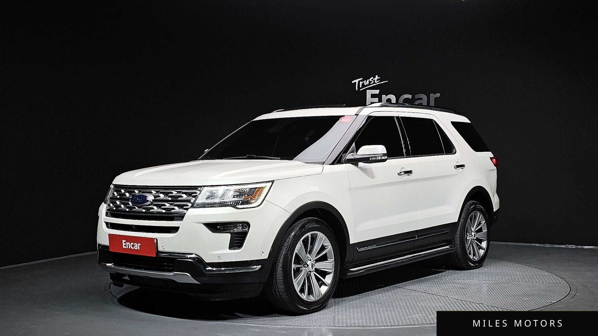 Ford Explorer 2018 — фото 1 из 12