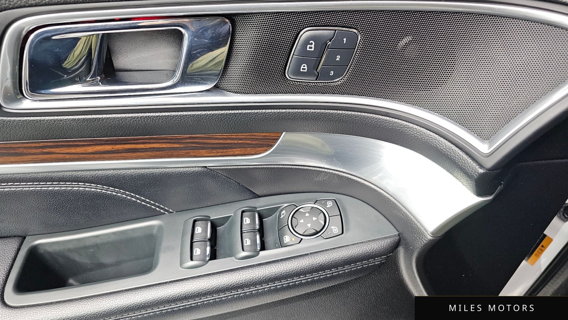 Ford Explorer 2018 — миниатюра 12
