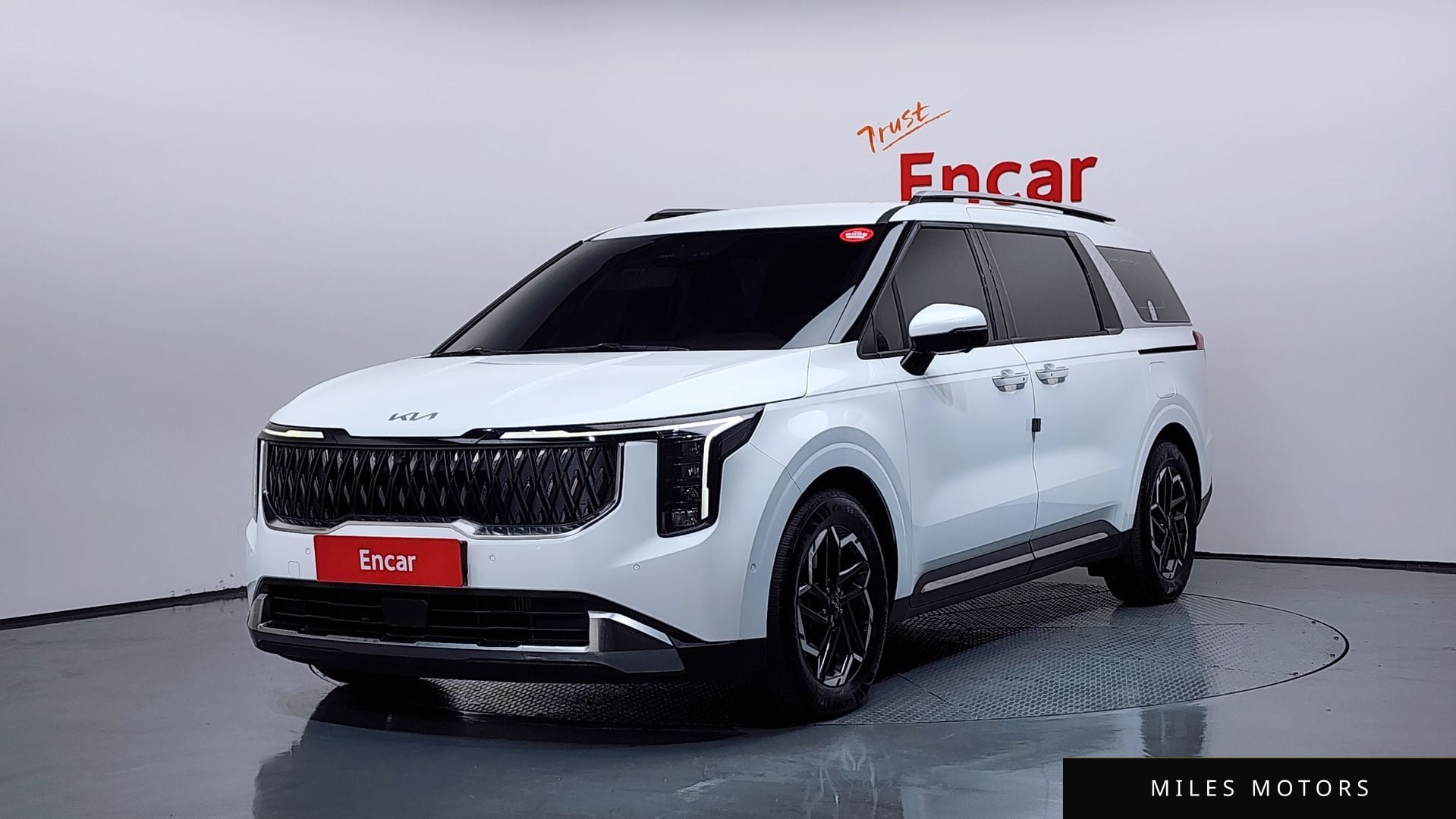 Kia Canival 2025 — фото 1 из 12