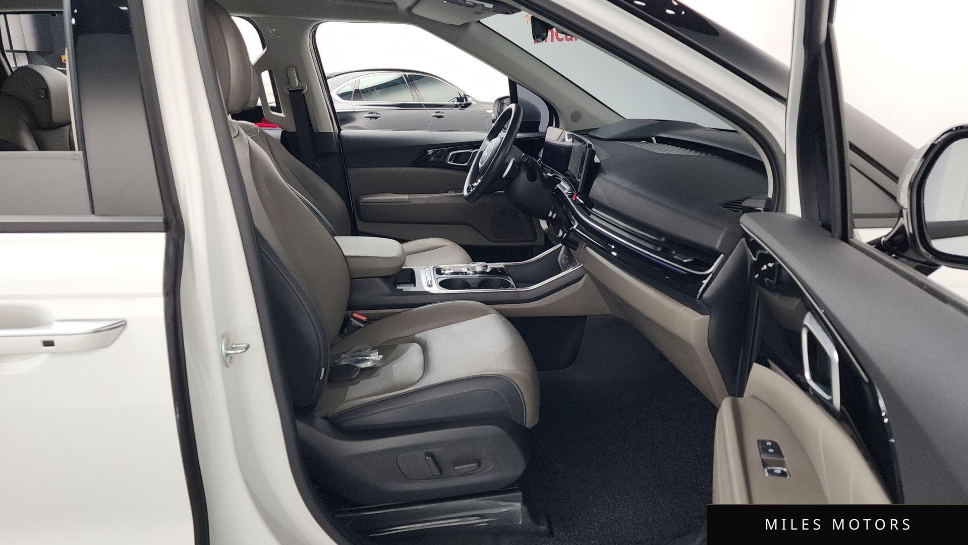 Kia Canival 2025 — миниатюра 11