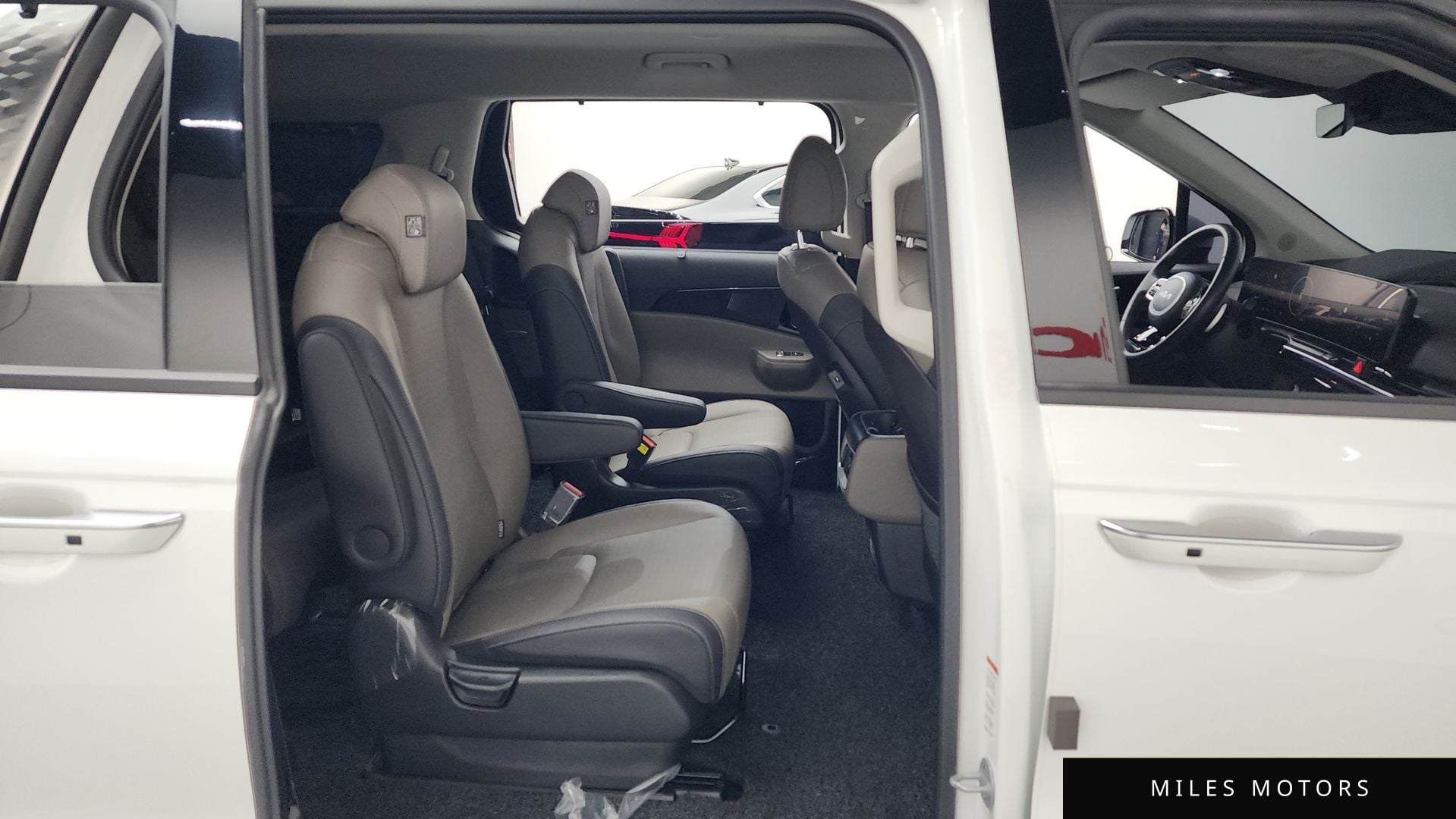 Kia Canival 2025 — миниатюра 12
