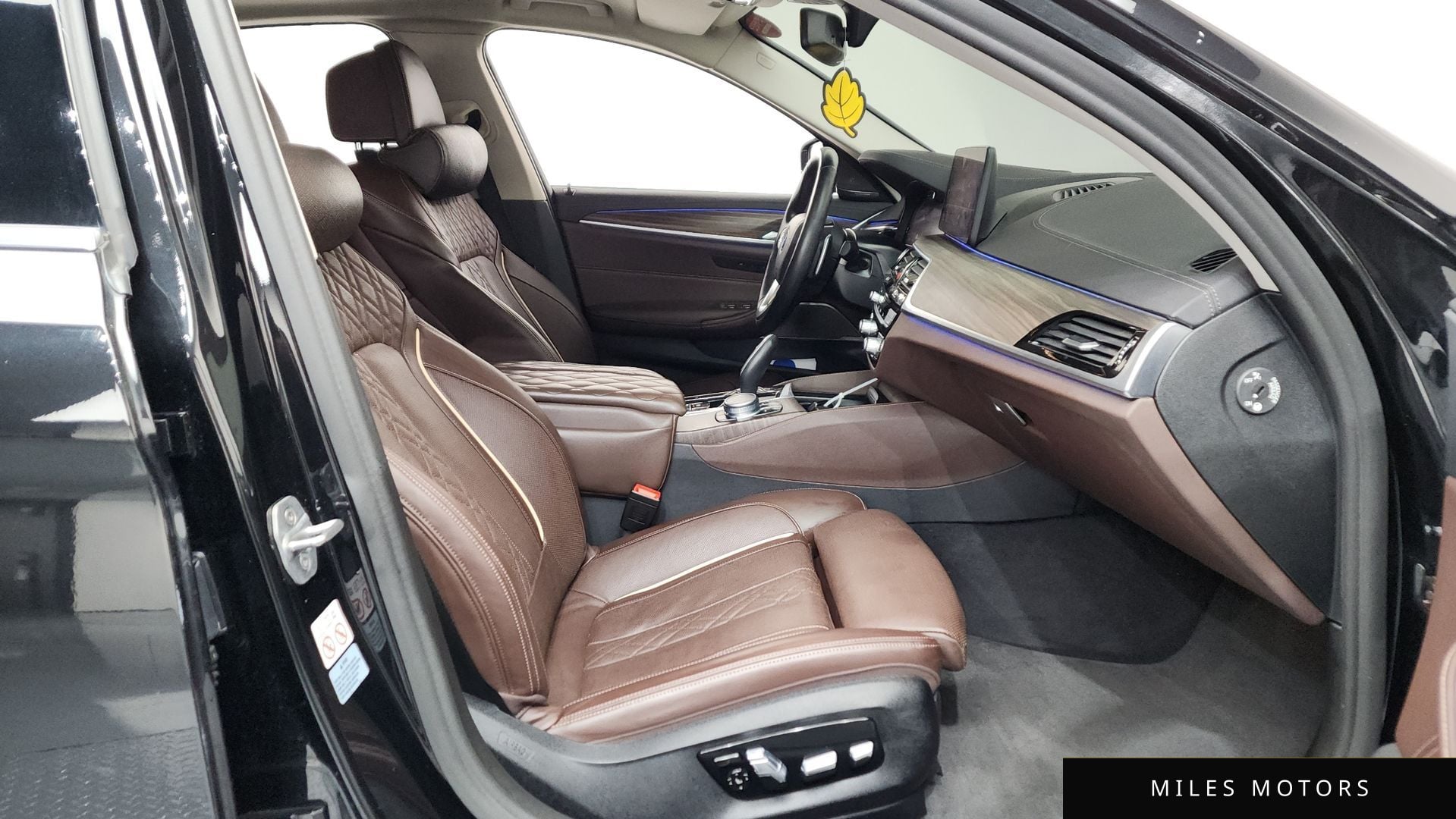 BMW 5 Series (G30) 2022 — миниатюра 11