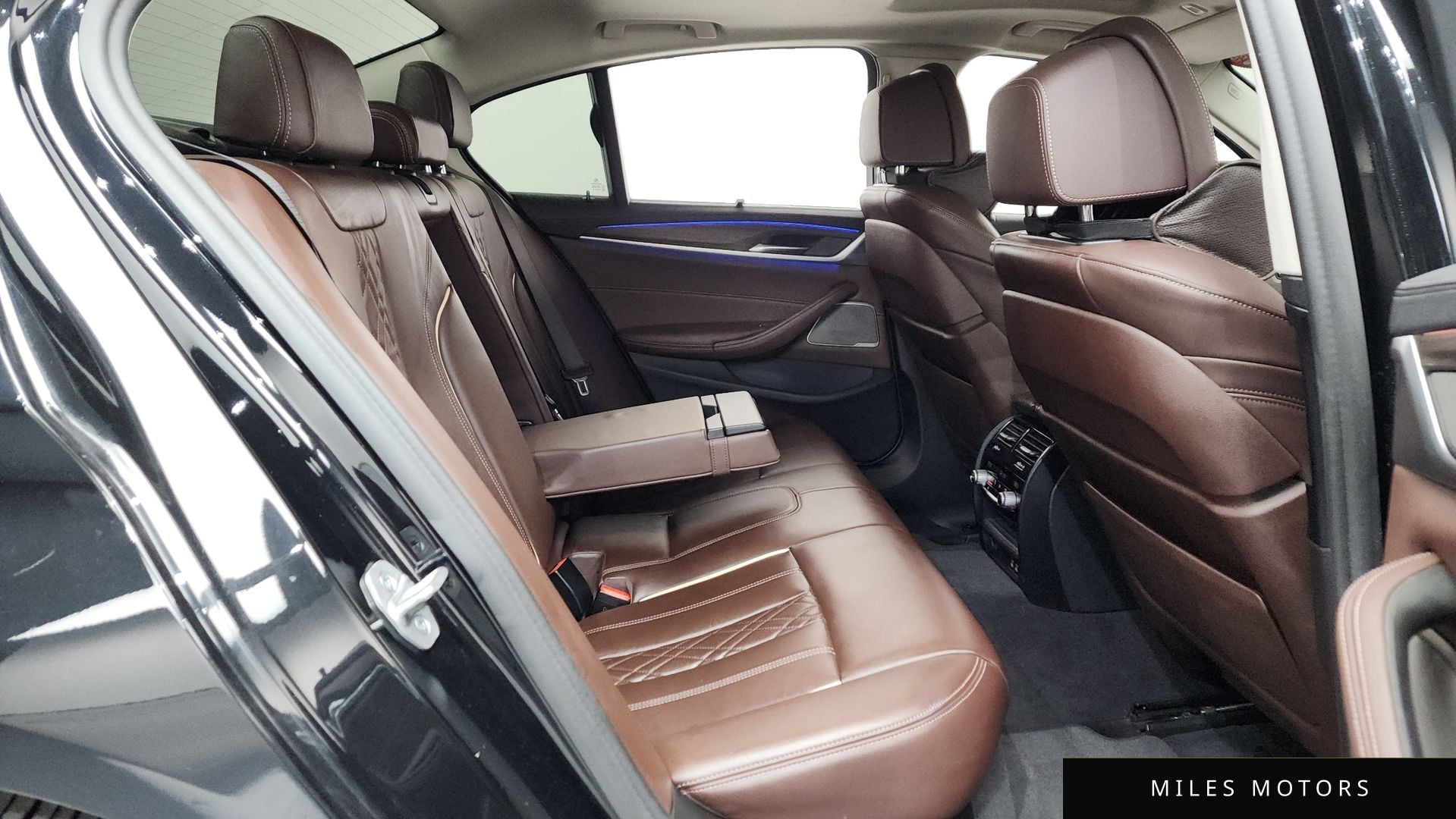 BMW 5 Series (G30) 2022 — миниатюра 12