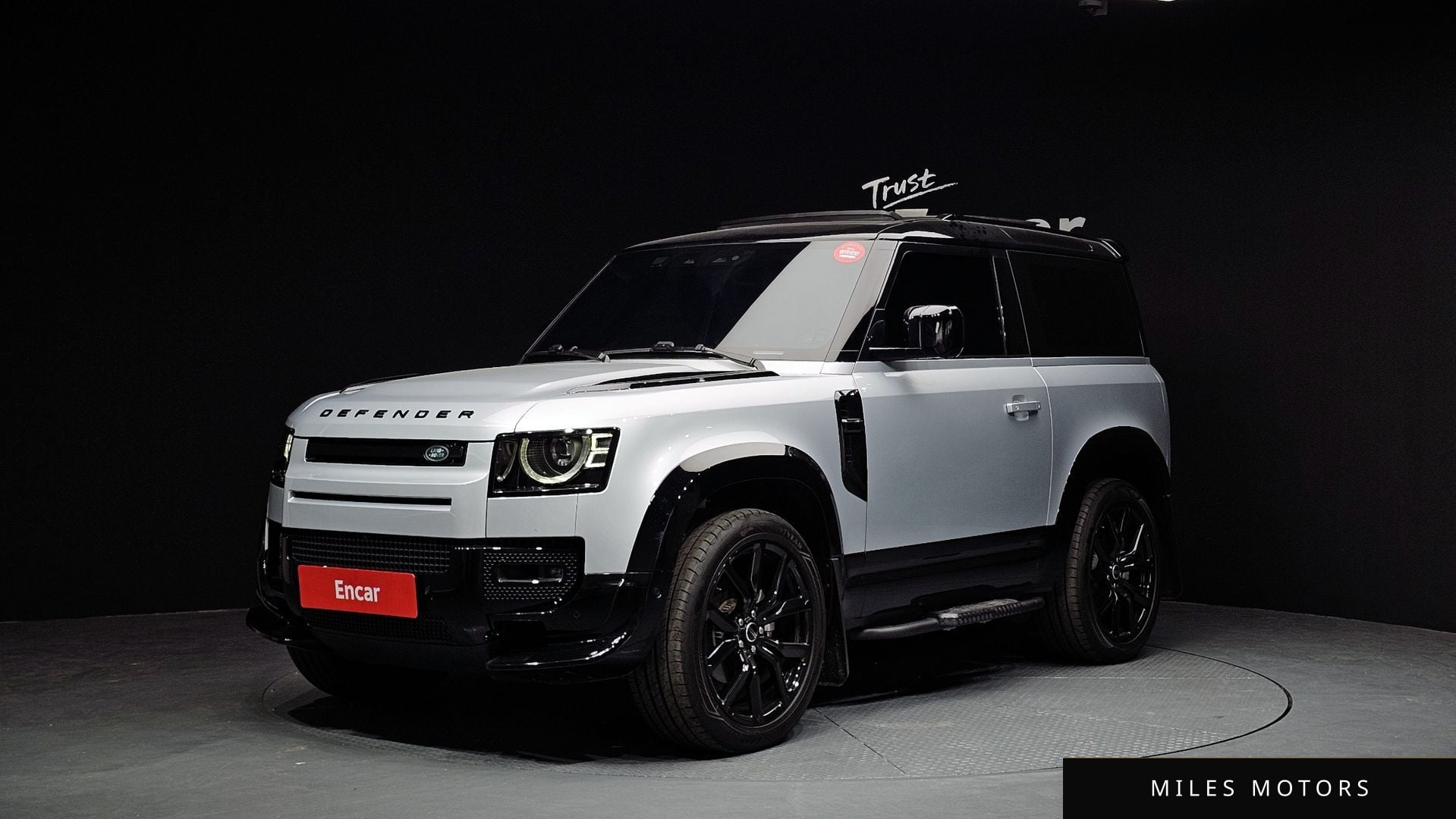 Land Rover Defender 2022 — фото 1 из 12