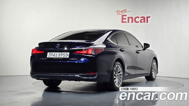 Лексус ES300h 2020 — миниатюра 2