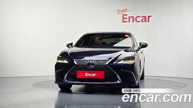 Лексус ES300h 2020 — миниатюра 3