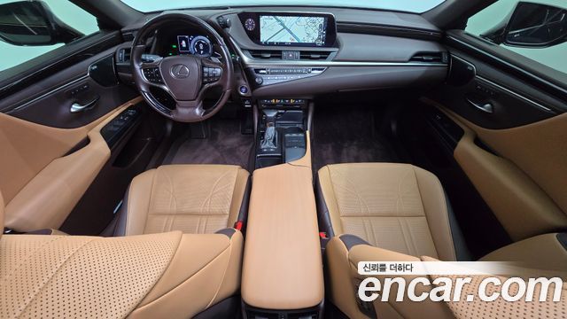 Лексус ES300h 2020 — миниатюра 7