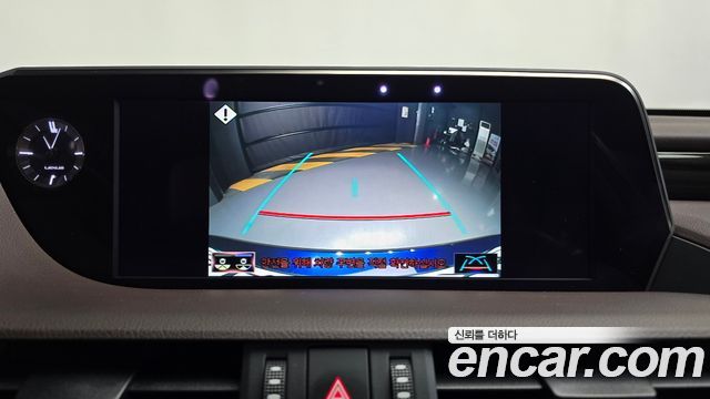 Лексус ES300h 2020 — миниатюра 15