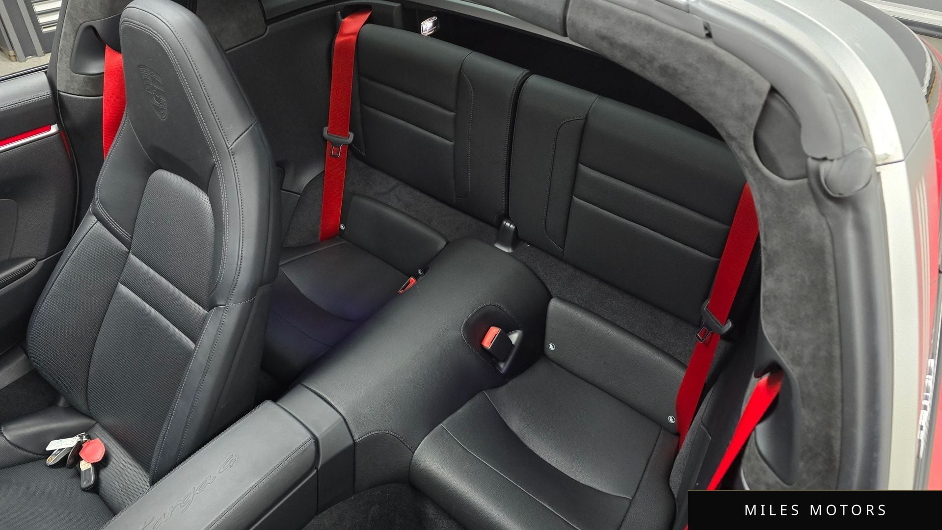 Porsche 911 (992) 2021 — миниатюра 12
