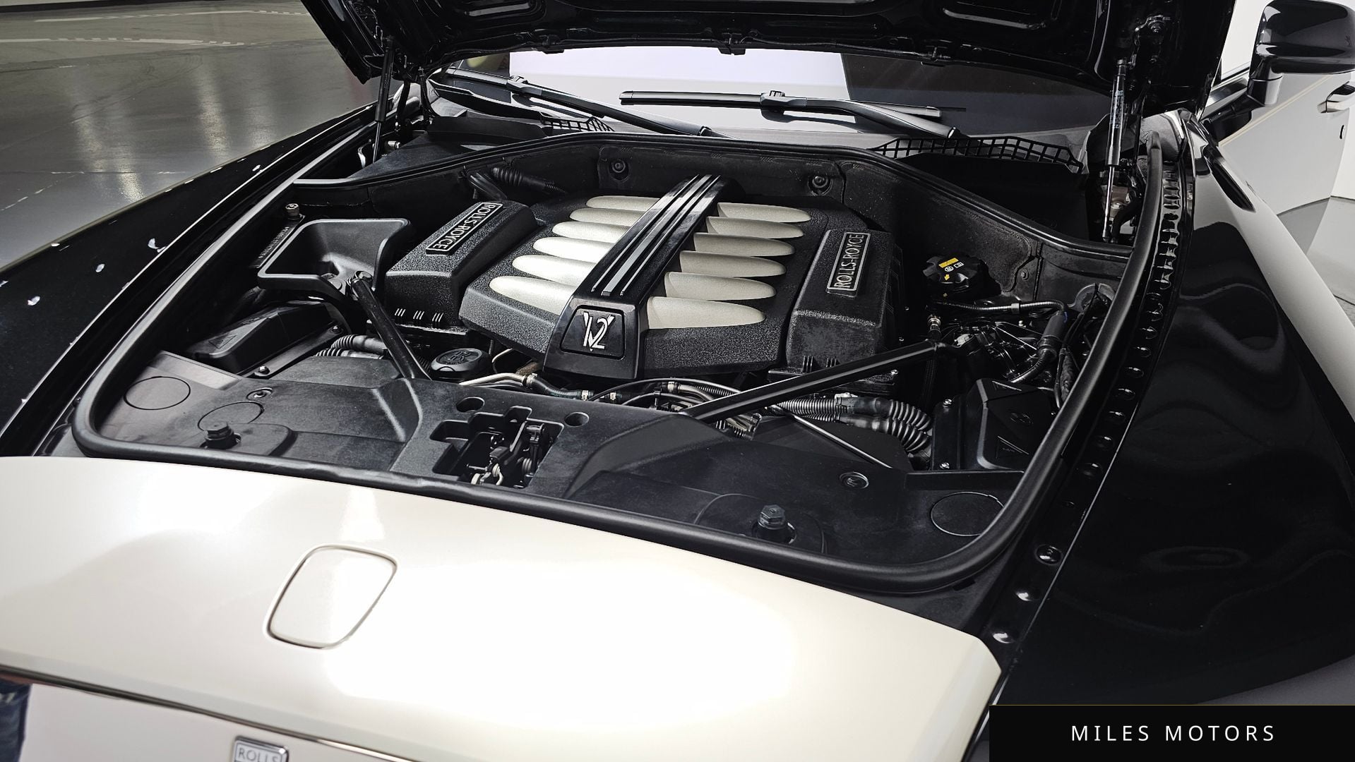 Rolls-Royce 고스트 2018 — миниатюра 6