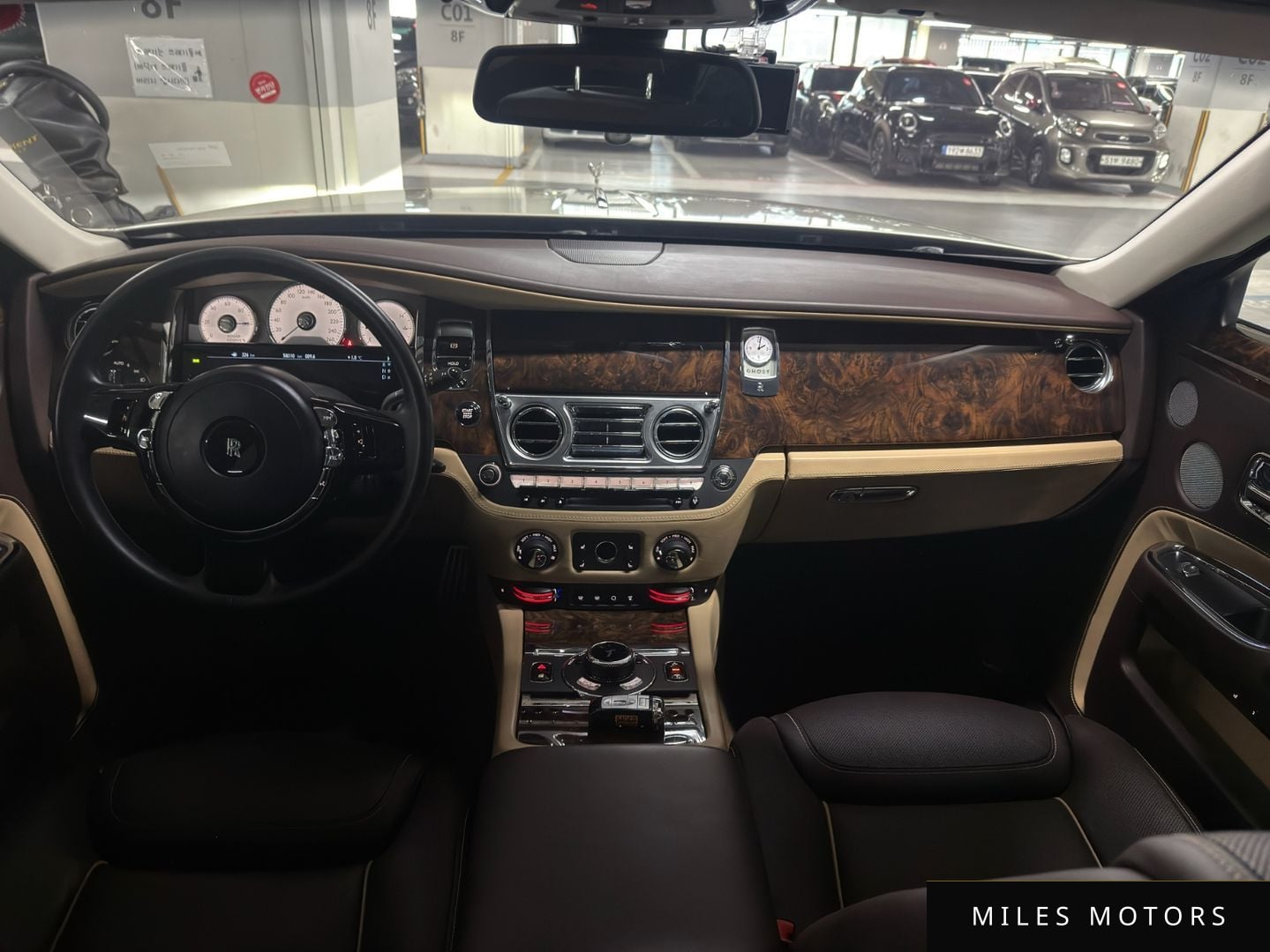 Rolls-Royce 고스트 2018 — миниатюра 7