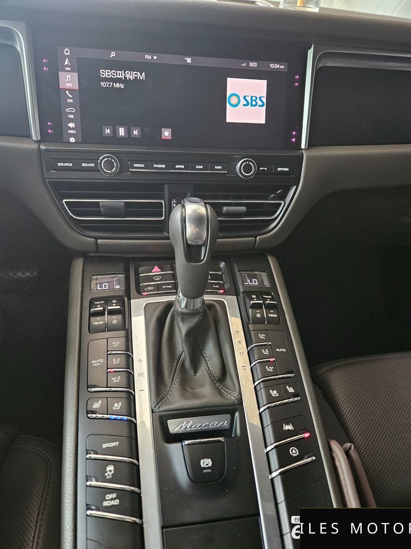 Porsche Macan 2019 — миниатюра 7