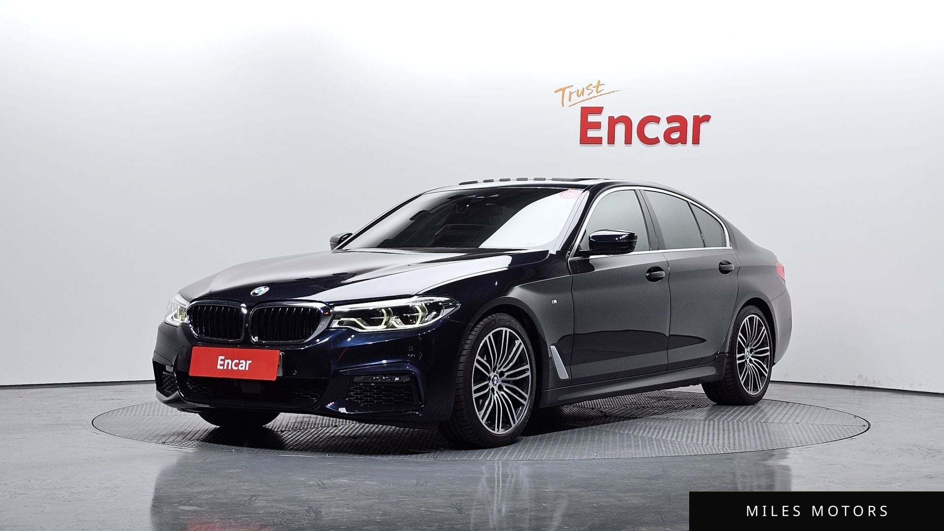BMW 5 Series (G30) 2020 — фото 1 из 12