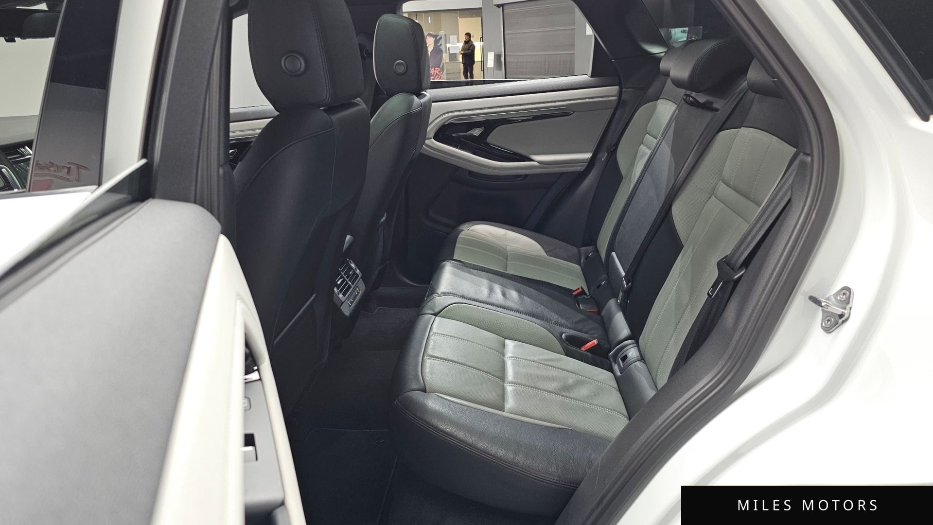 Land Rover Range Rover Evoque 2022 — миниатюра 12