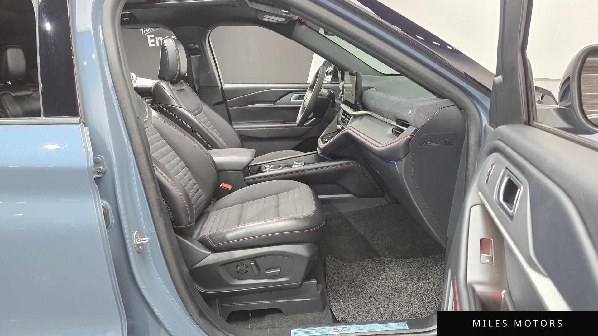 Ford Explorer 2025 — миниатюра 10