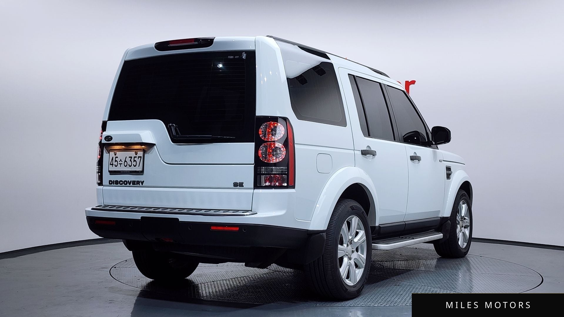 Land Rover Discovery 2015 — миниатюра 2