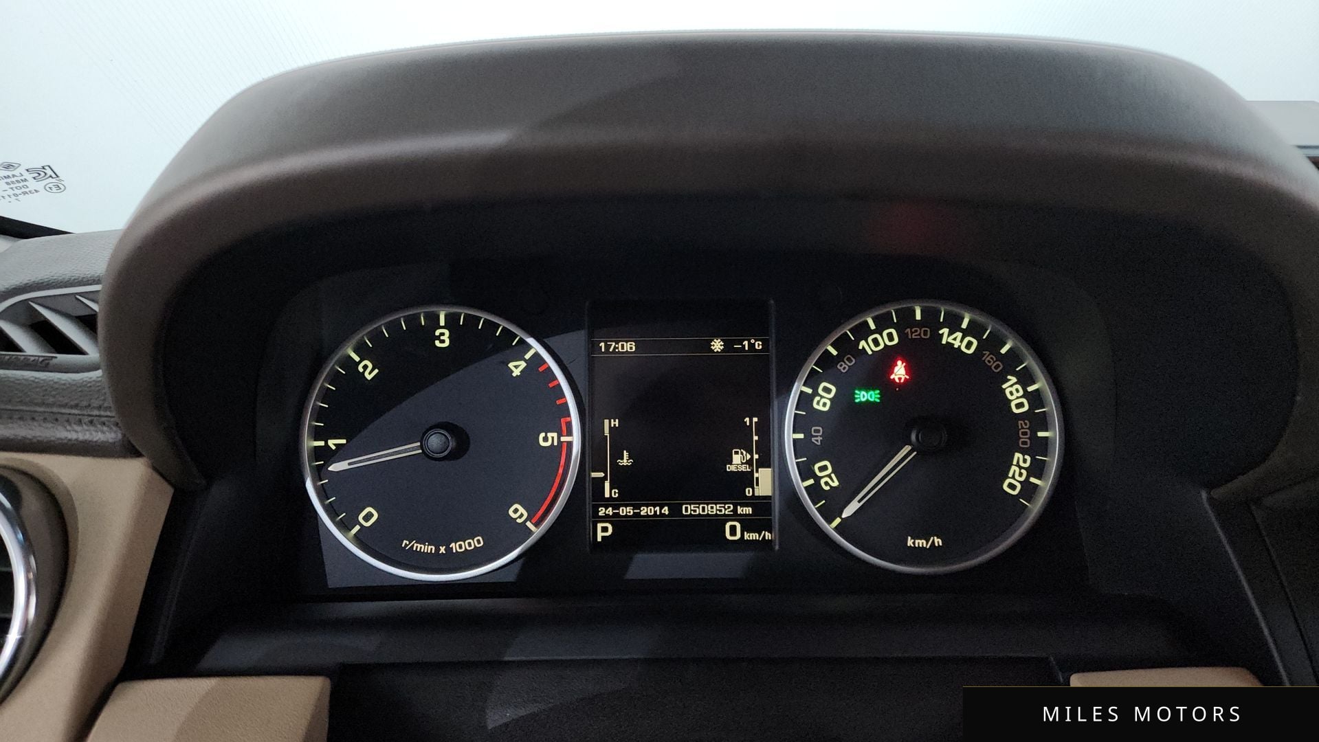 Land Rover Discovery 2015 — миниатюра 8