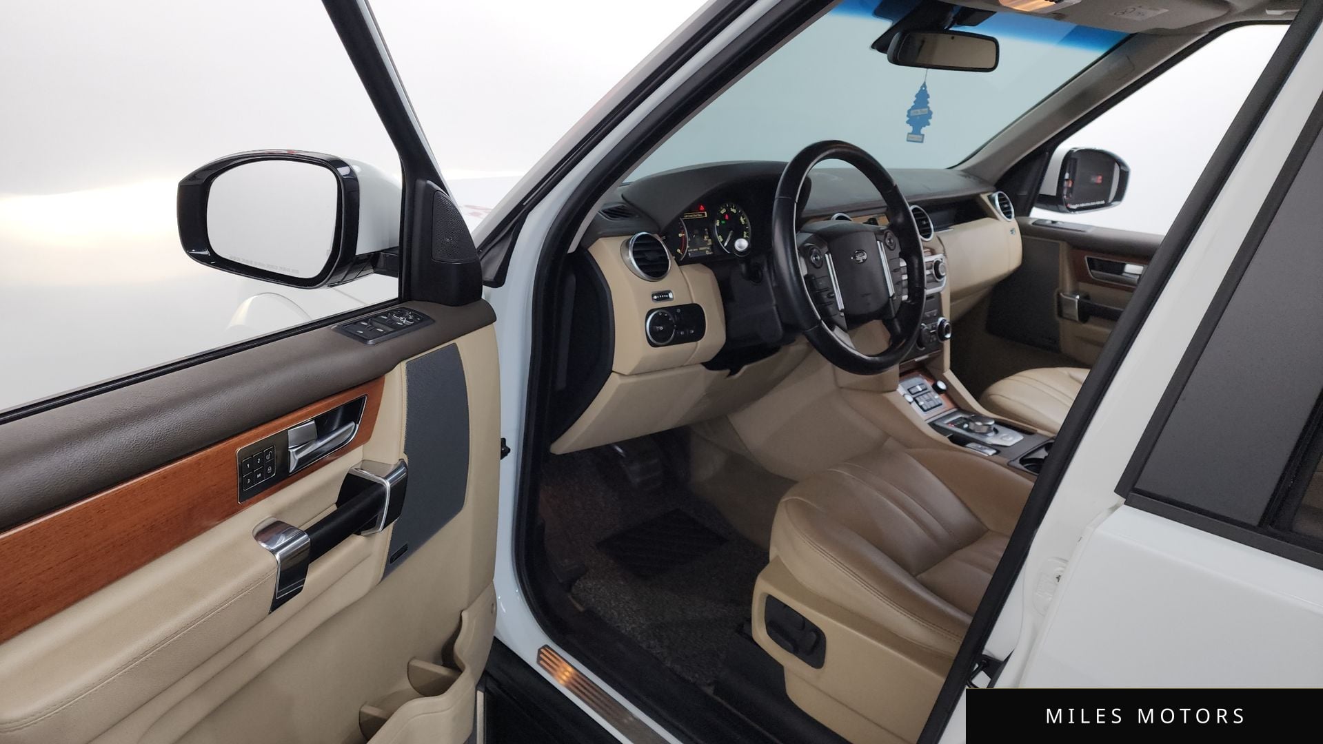 Land Rover Discovery 2015 — миниатюра 10