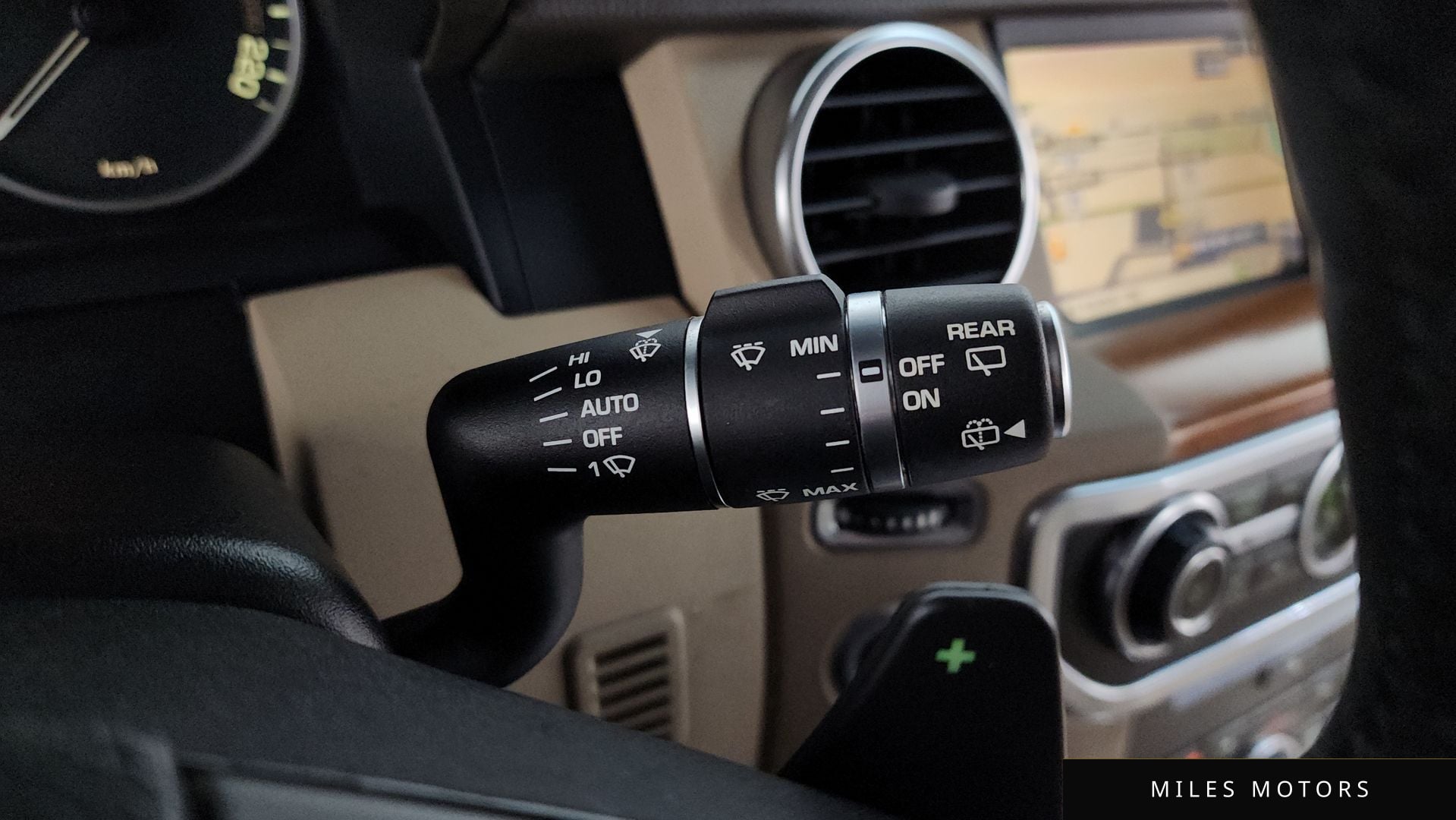 Land Rover Discovery 2015 — миниатюра 14