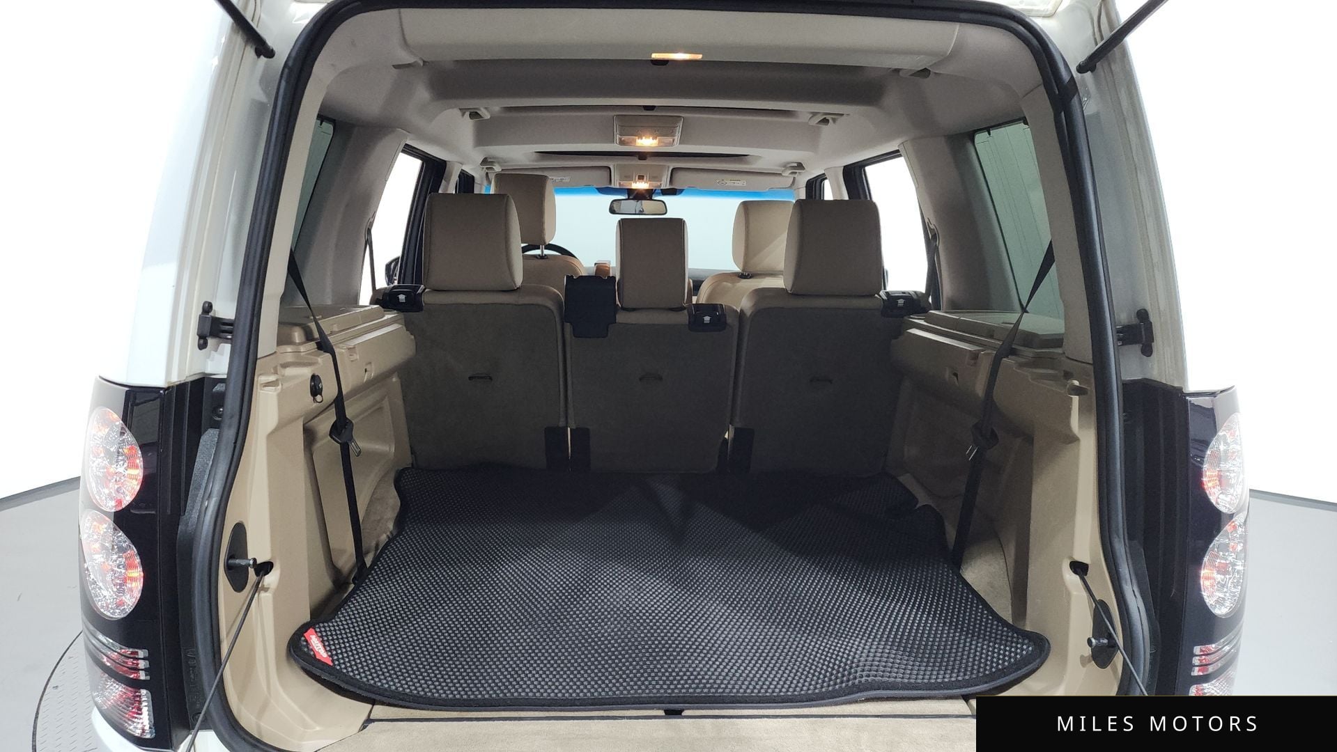 Land Rover Discovery 2015 — миниатюра 20