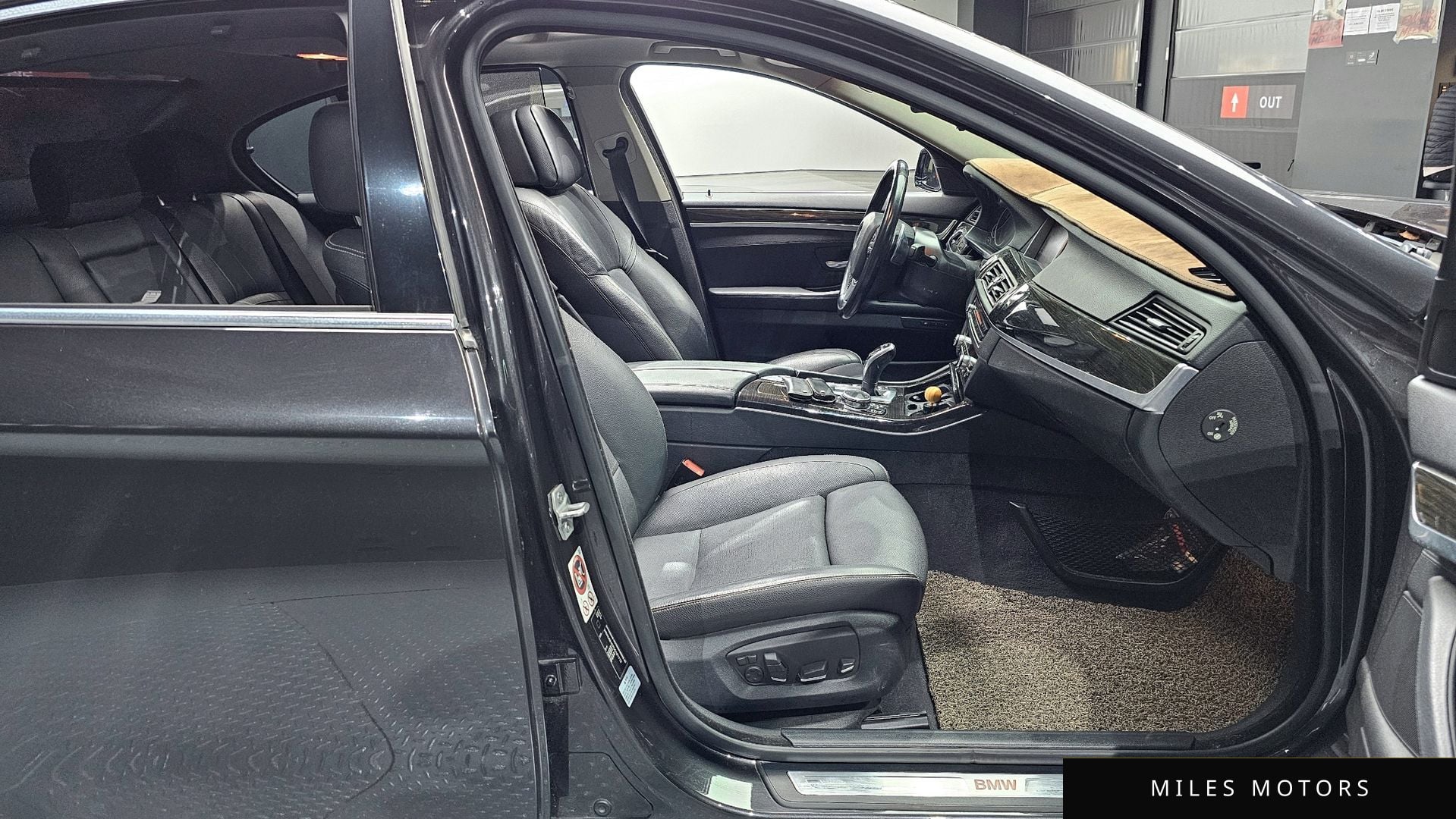 BMW 5 Series (F10) 2016 — миниатюра 10