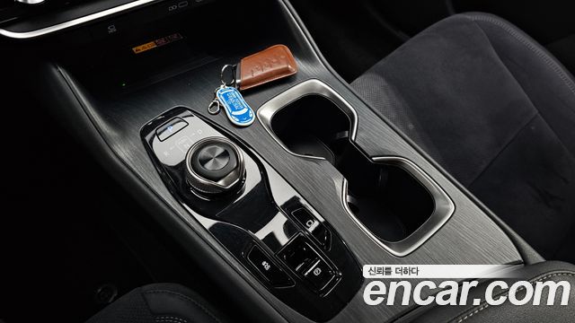 Лексус RZ450e 2023 — миниатюра 9