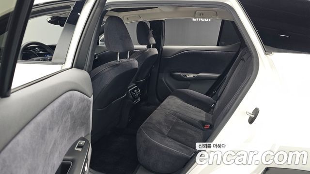 Лексус RZ450e 2023 — миниатюра 15