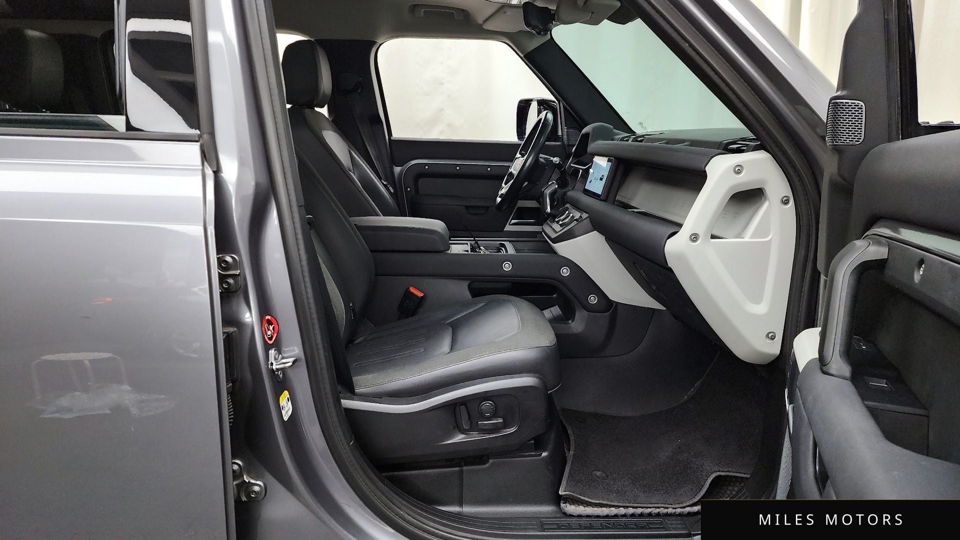 Land Rover Defender 2020 — миниатюра 11