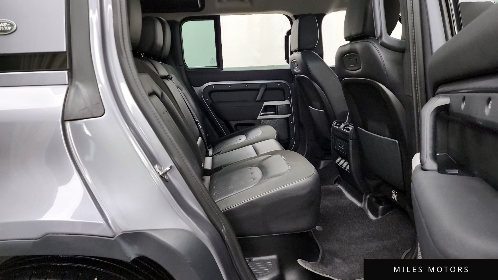 Land Rover Defender 2020 — миниатюра 12