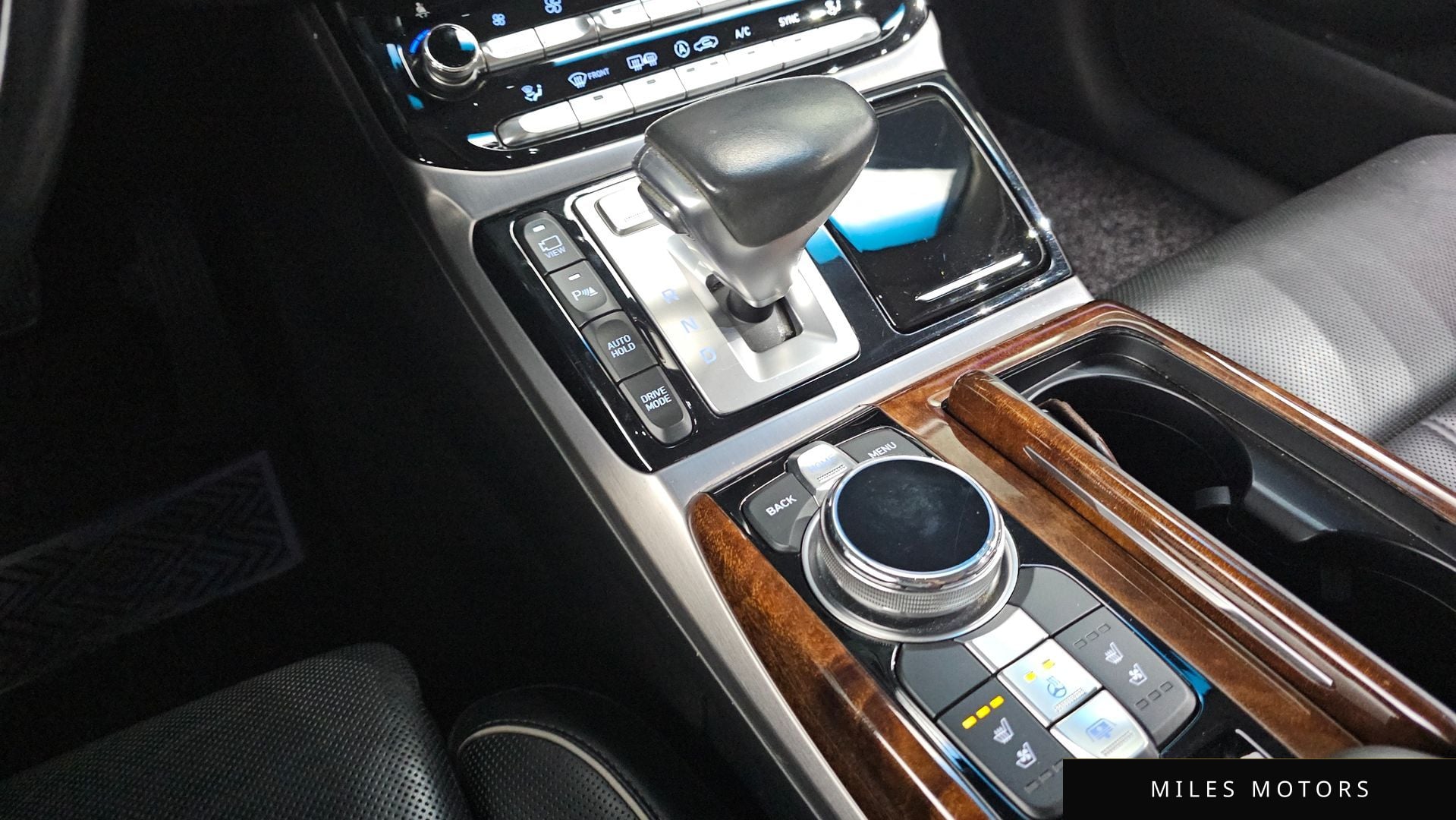 Genesis EQ900 2016 — миниатюра 9